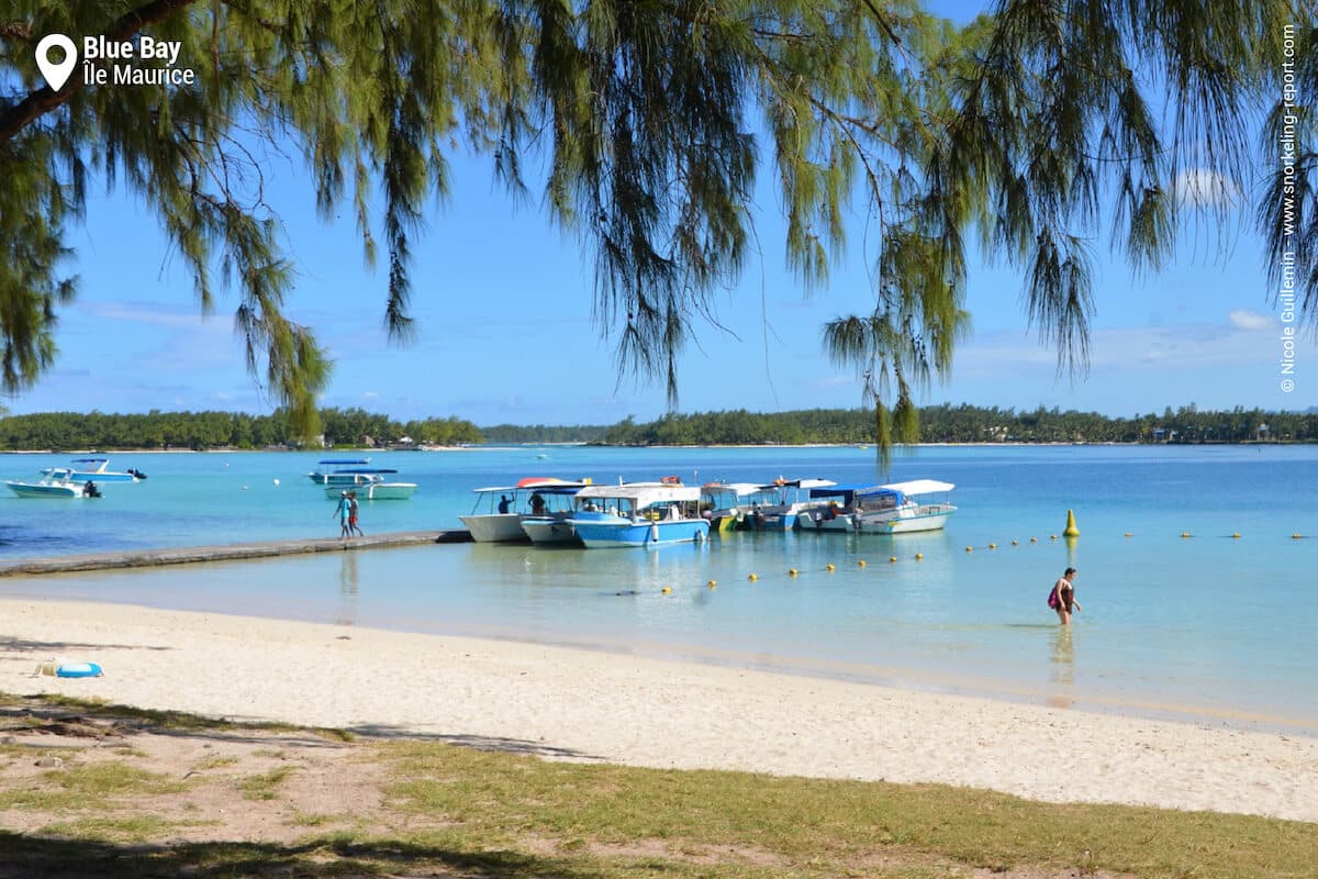 La plage publique de Blue Bay.