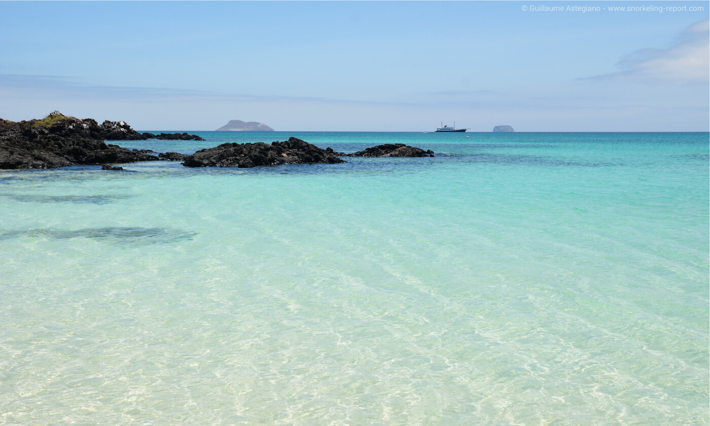 Las Bachas Beach, Galapagos