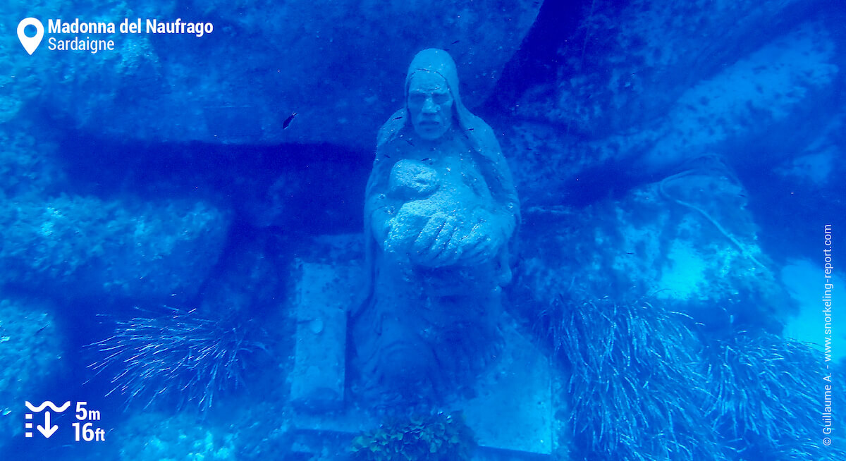 La sculpture sous-marine de la Madonna del Naufrago