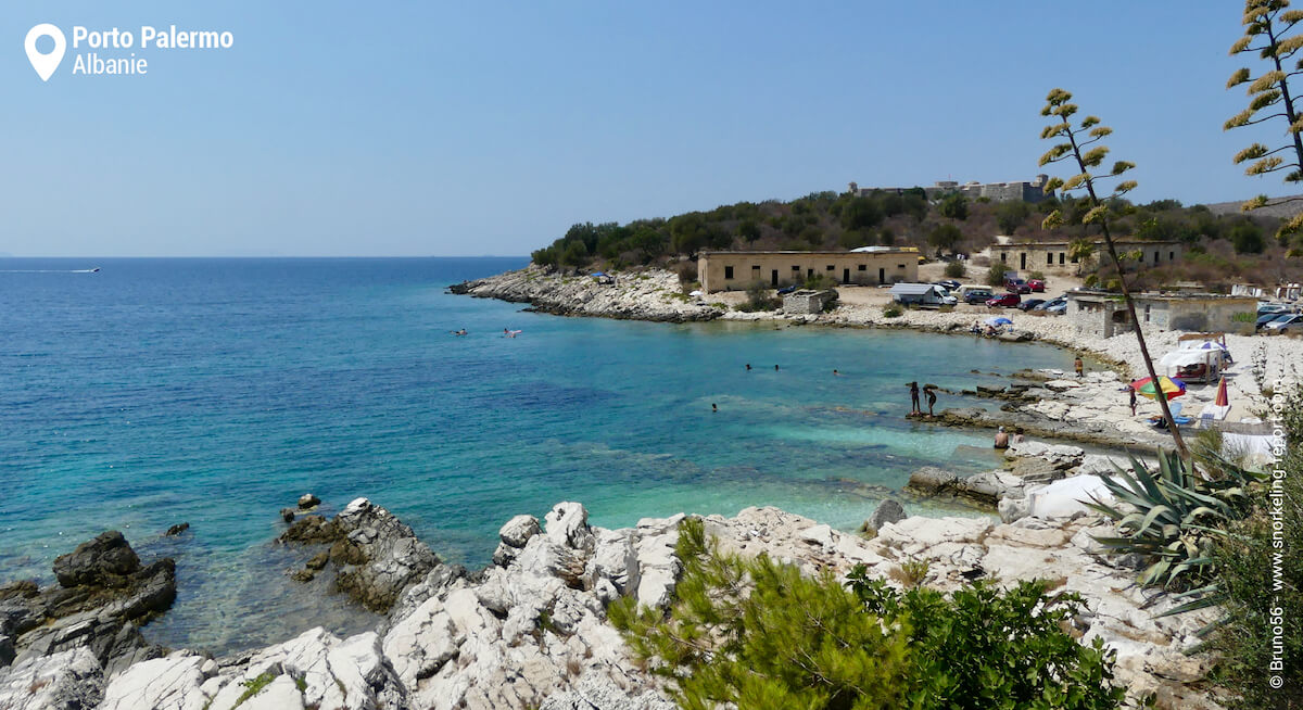 La plage de Porto-Palermo, Albanie